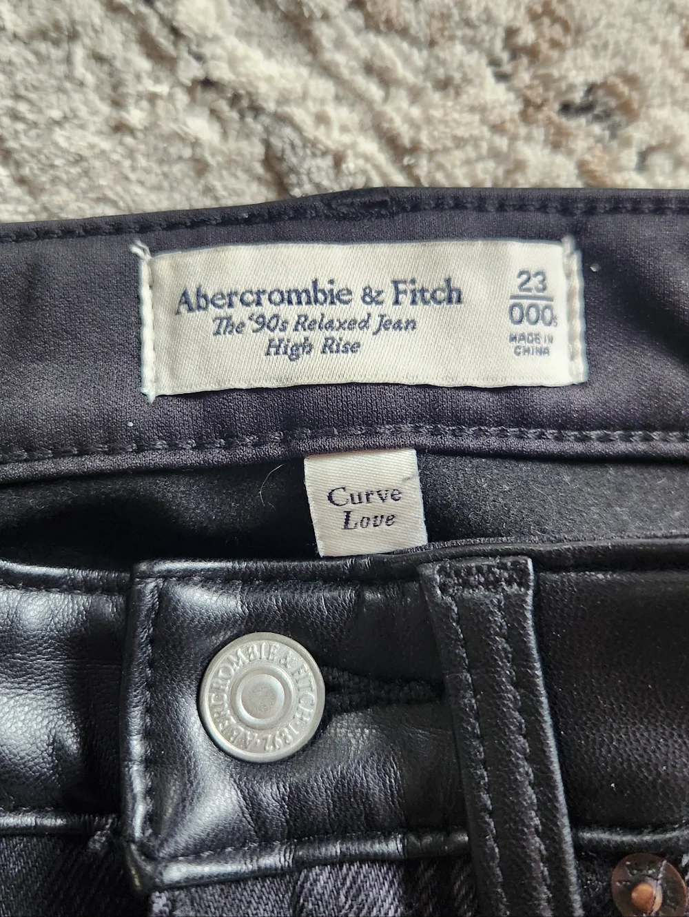 Abercrombie & Fitch The 90s High Rise Relaxed Jean - Picture 4 of 5